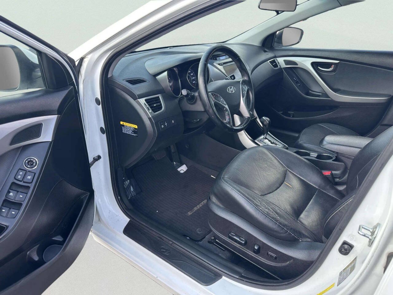 Used 2013 Hyundai Elantra Limited w/ Technology Pkg FWD image 11