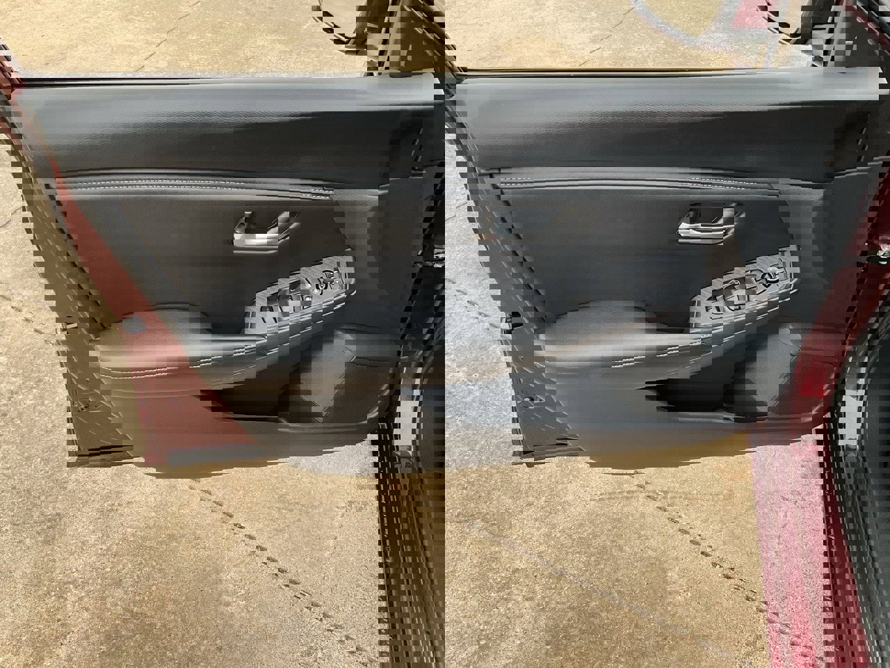 Used 2024 Nissan Sentra SV image 13