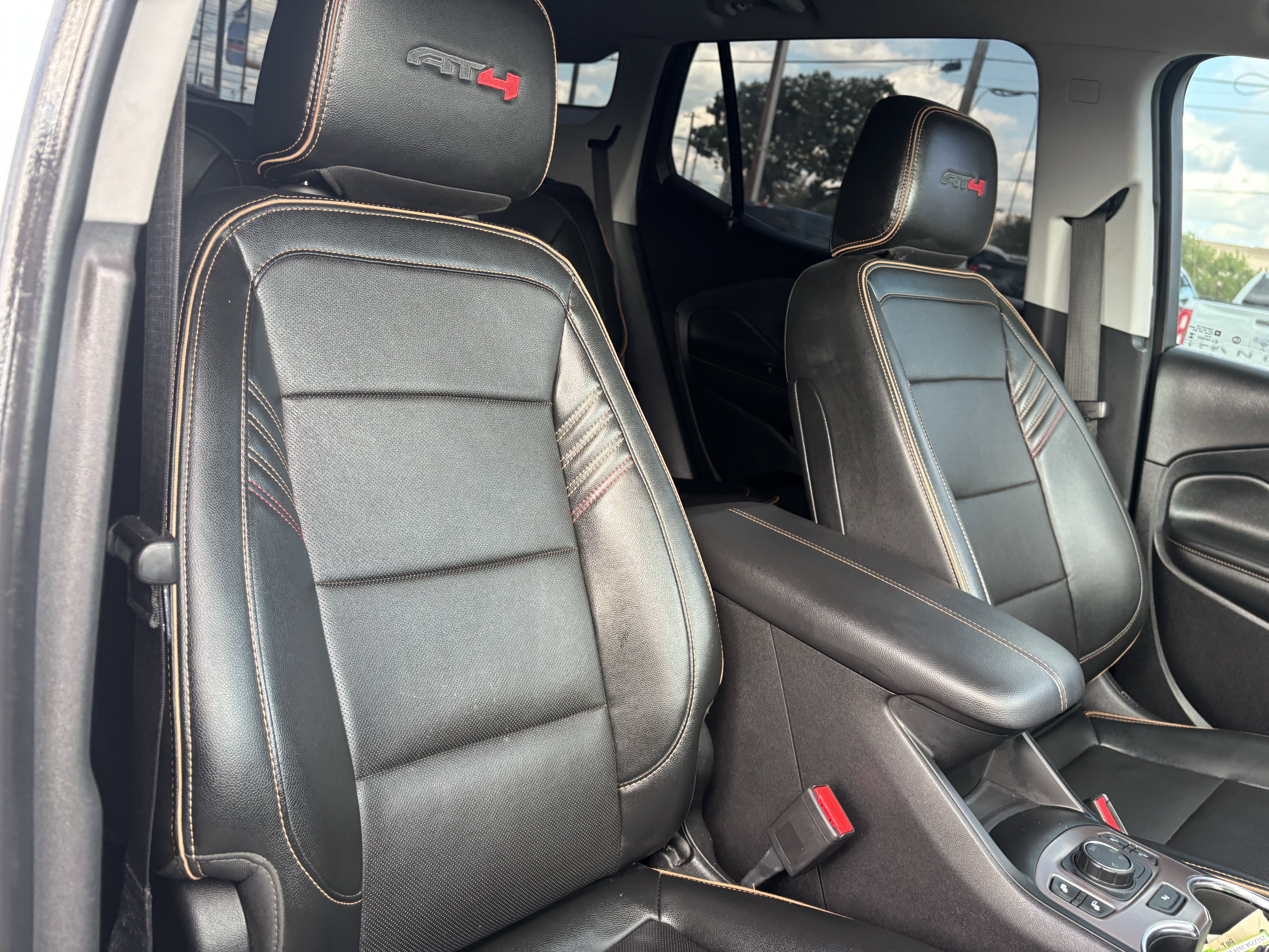 Used 2024 GMC Terrain AT4 w/ Infotainment Package II image 28