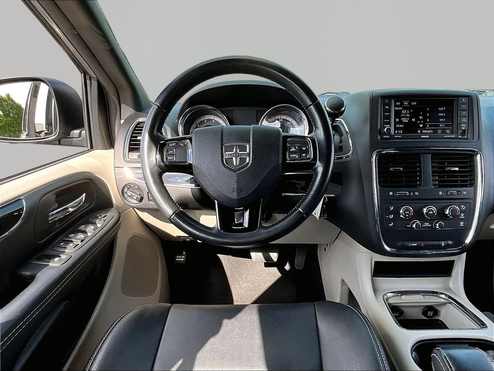 Used 2020 Dodge Grand Caravan SXT FWD image 8