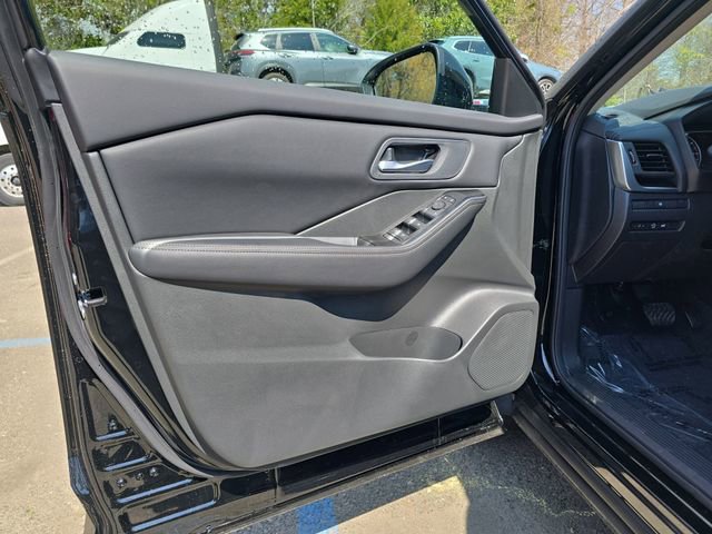 New 2026 Nissan Rogue SV FWD image 15