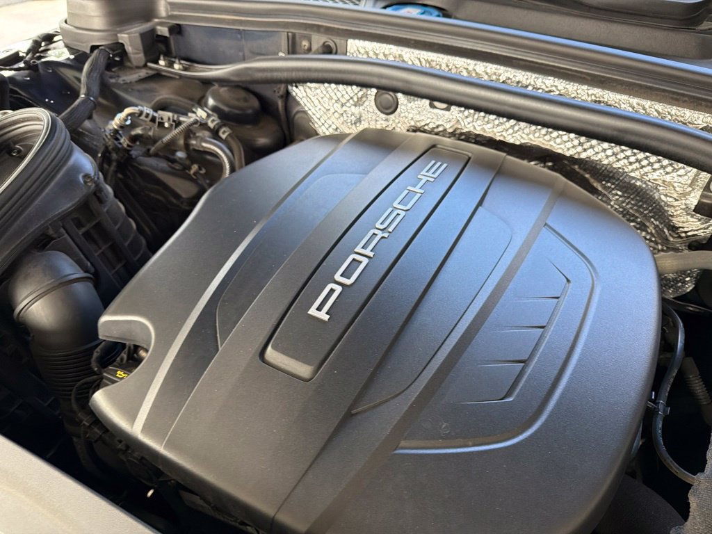Used 2019 Porsche Macan AWD/4WD image 11