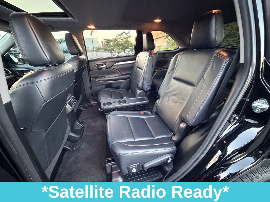 Used 2017 Toyota Highlander XLE w/ Carpet Mat Package AWD/4WD image 26