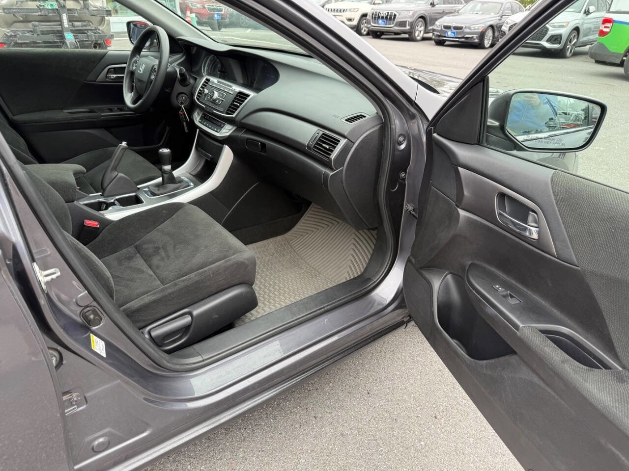 Used 2013 Honda Accord LX image 12