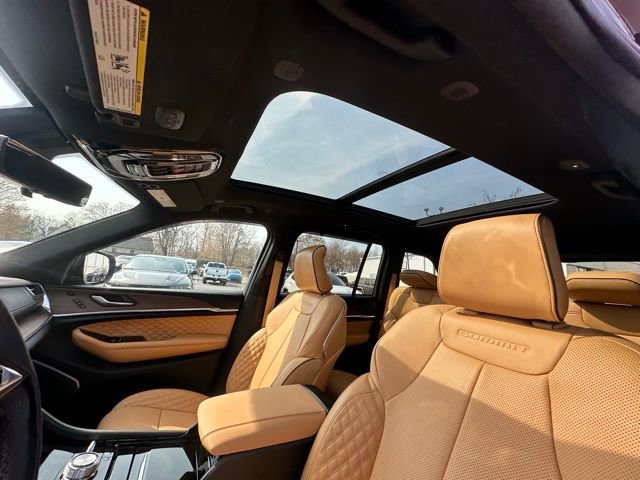 Used 2025 Jeep Grand Cherokee Summit w/ Adv Protech Group IV image 27