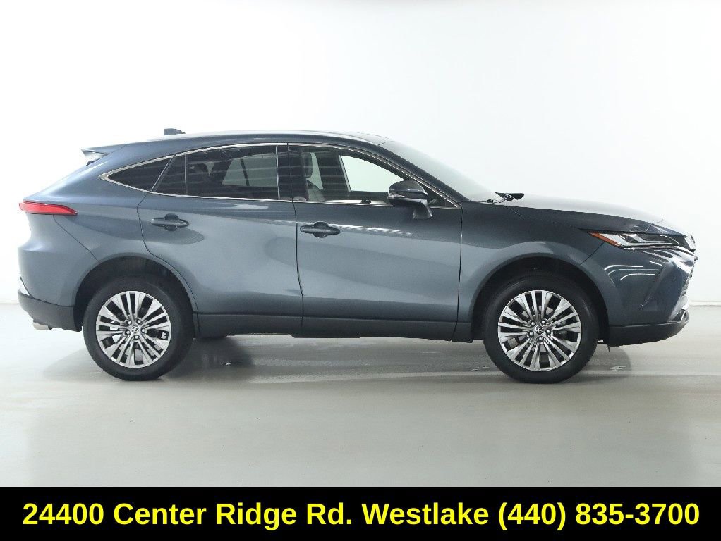 Used 2022 Toyota Venza XLE AWD/4WD image 11