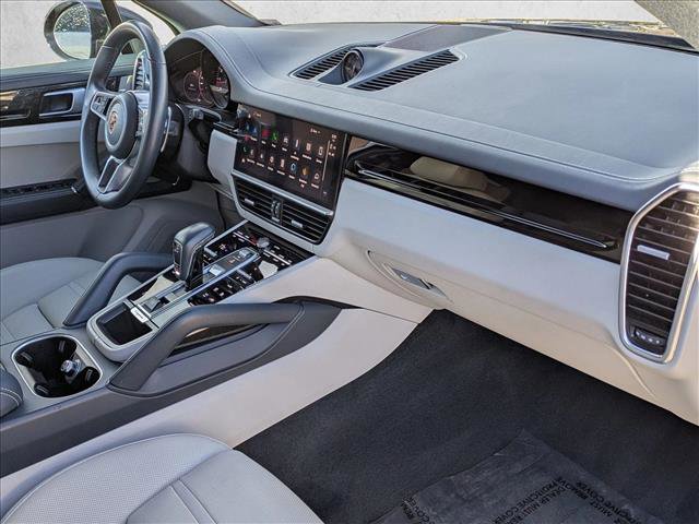 Used 2022 Porsche Cayenne image 23
