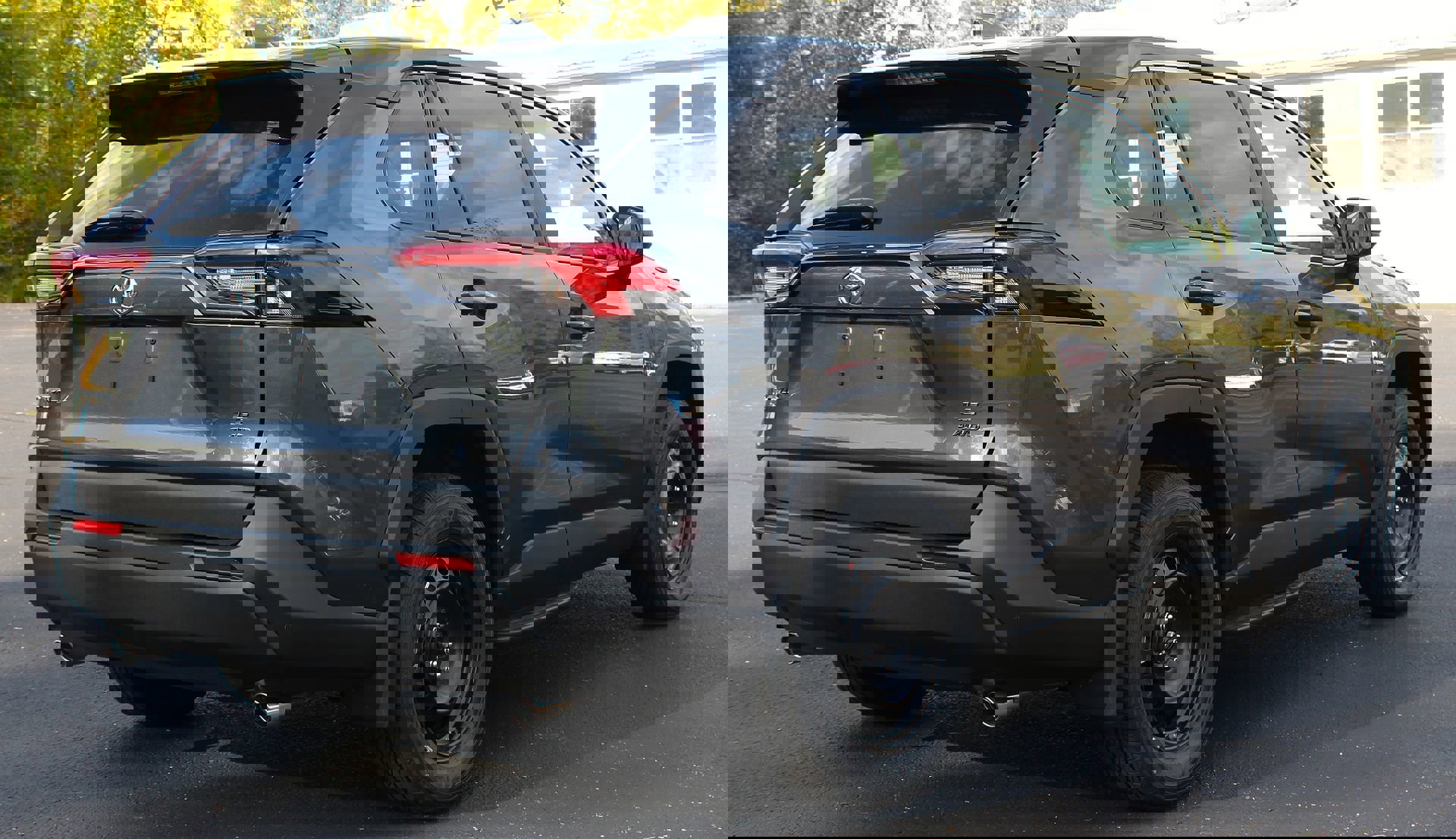 New 2025 Toyota RAV4 LE image 5