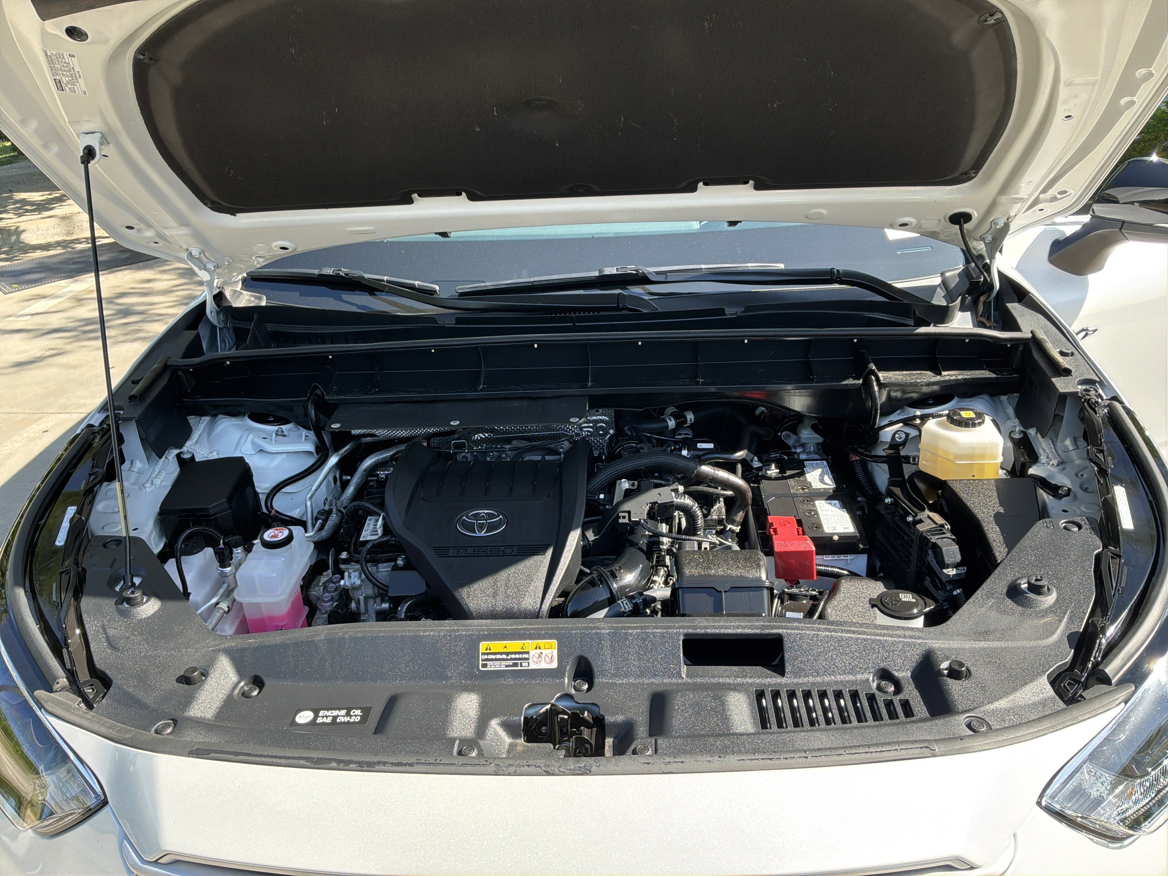 Used 2024 Toyota Highlander XLE FWD image 35