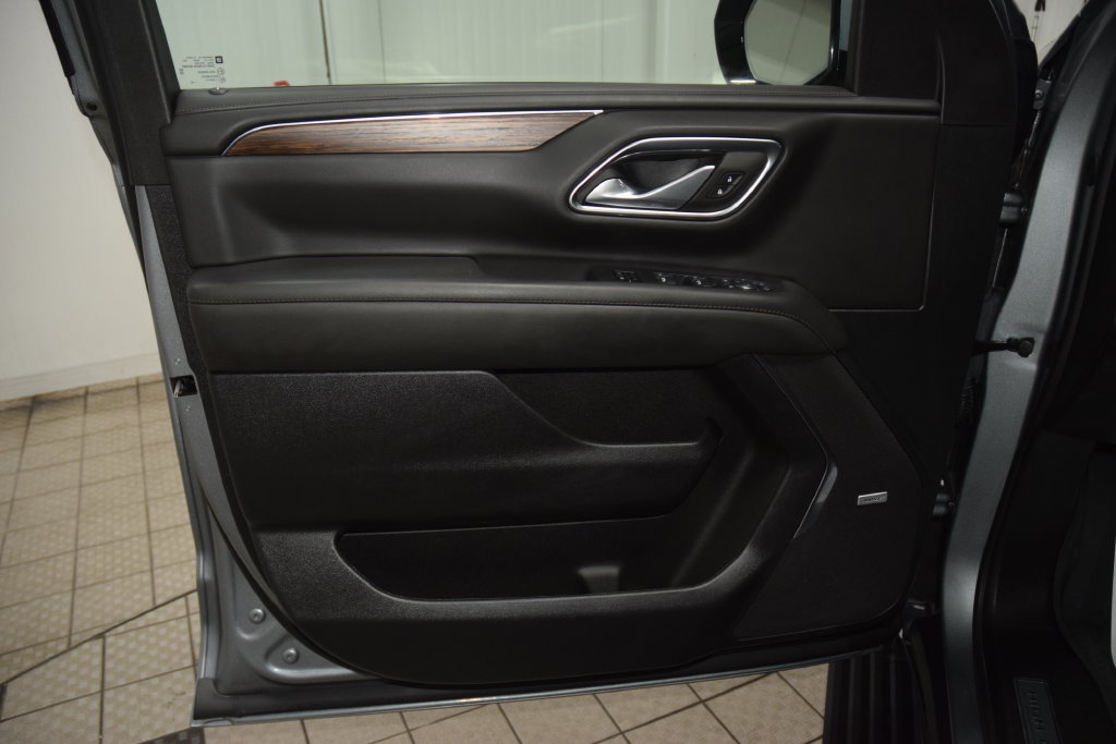 Used 2024 Chevrolet Suburban High Country AWD/4WD image 49