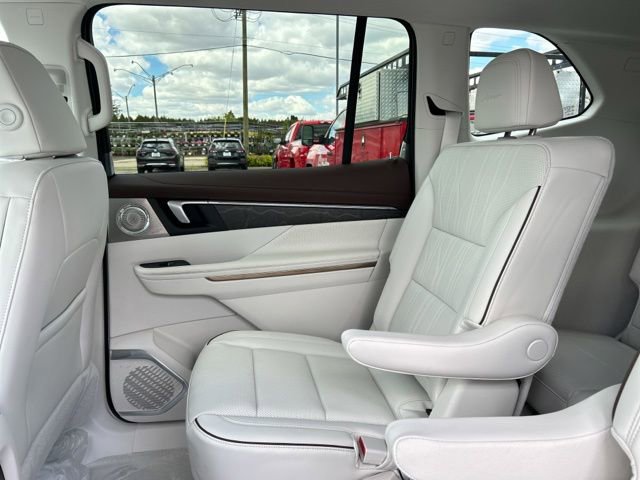 New 2026 Buick Enclave Avenir w/ Super Cruise Package AWD/4WD image 15