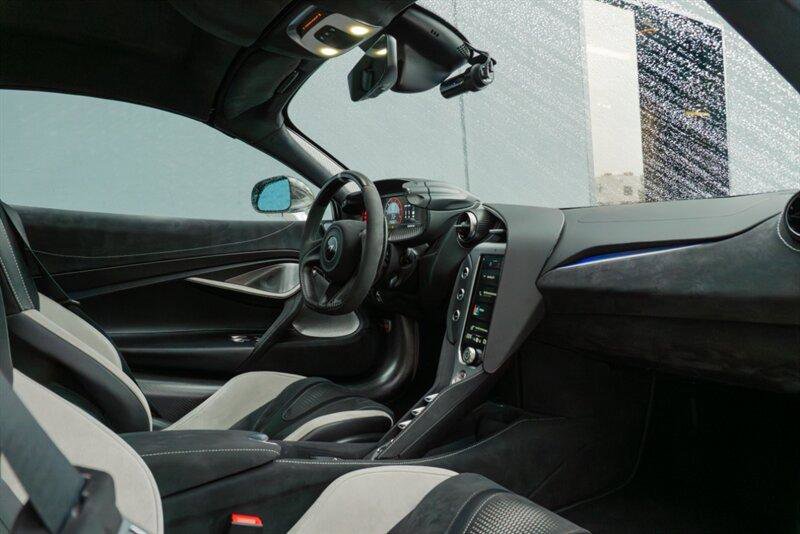 Used 2024 McLaren 750S Spider image 16