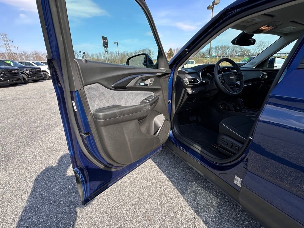 Certified 2023 Chevrolet TrailBlazer LT w/ Convenience Package image 19
