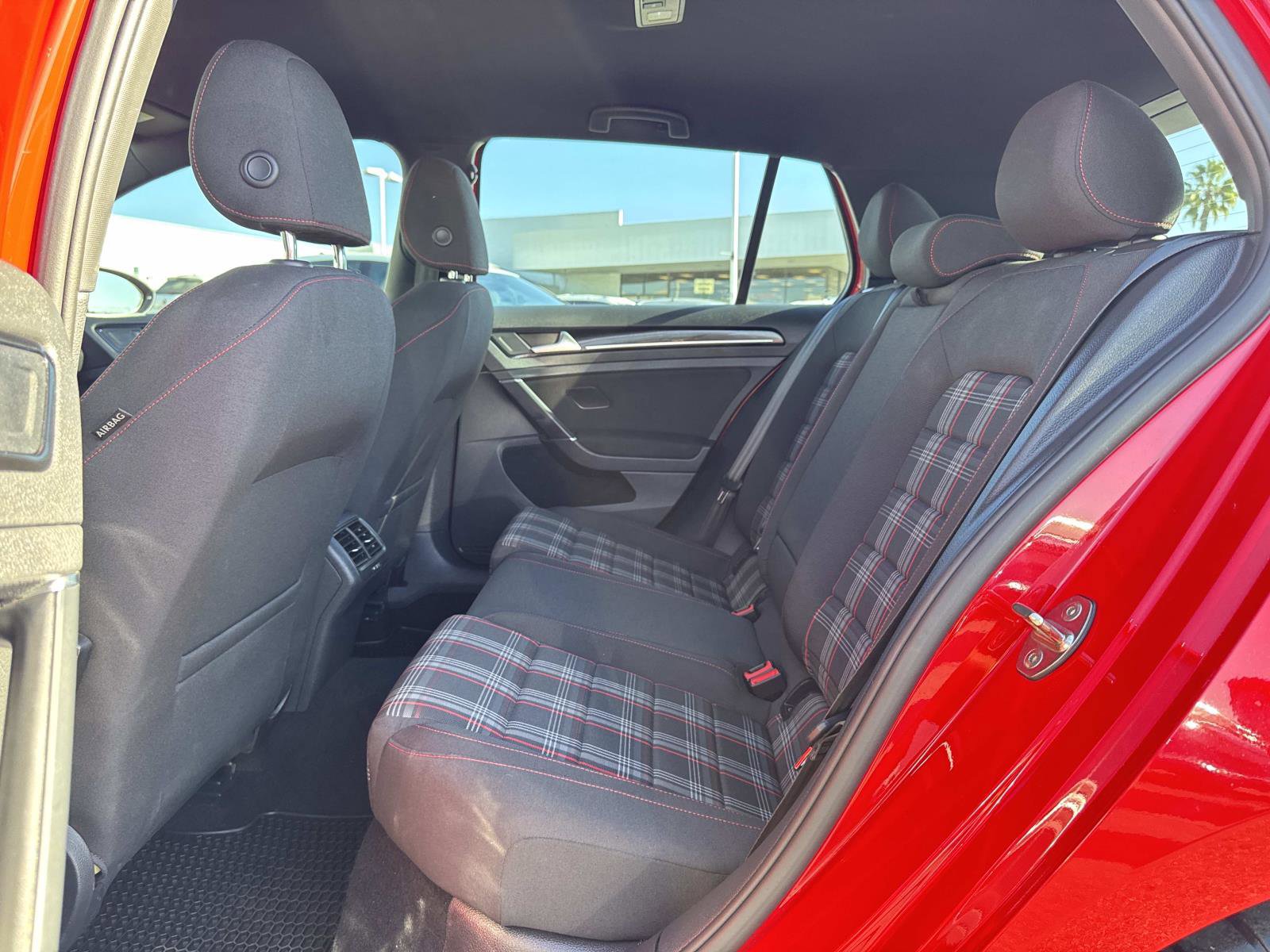 Used 2017 Volkswagen GTI Sport image 25