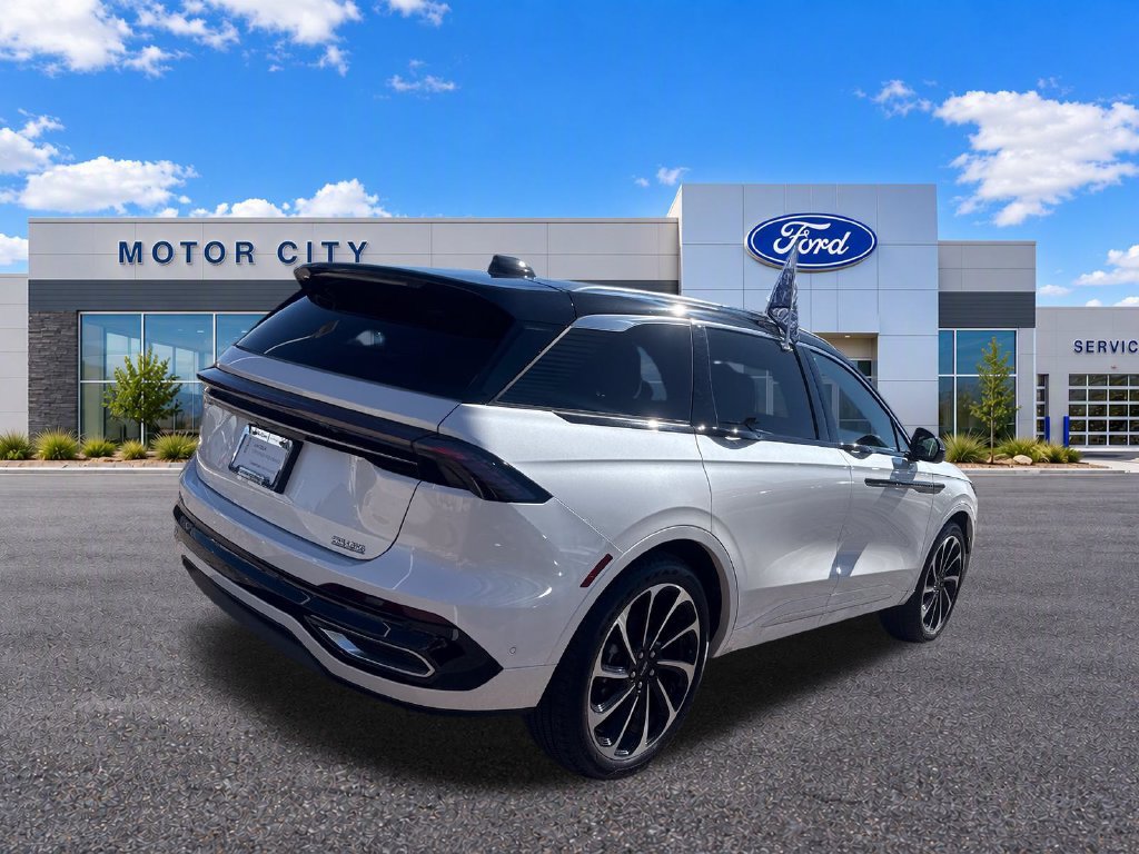 Certified 2024 Lincoln Nautilus Black Label AWD/4WD image 9