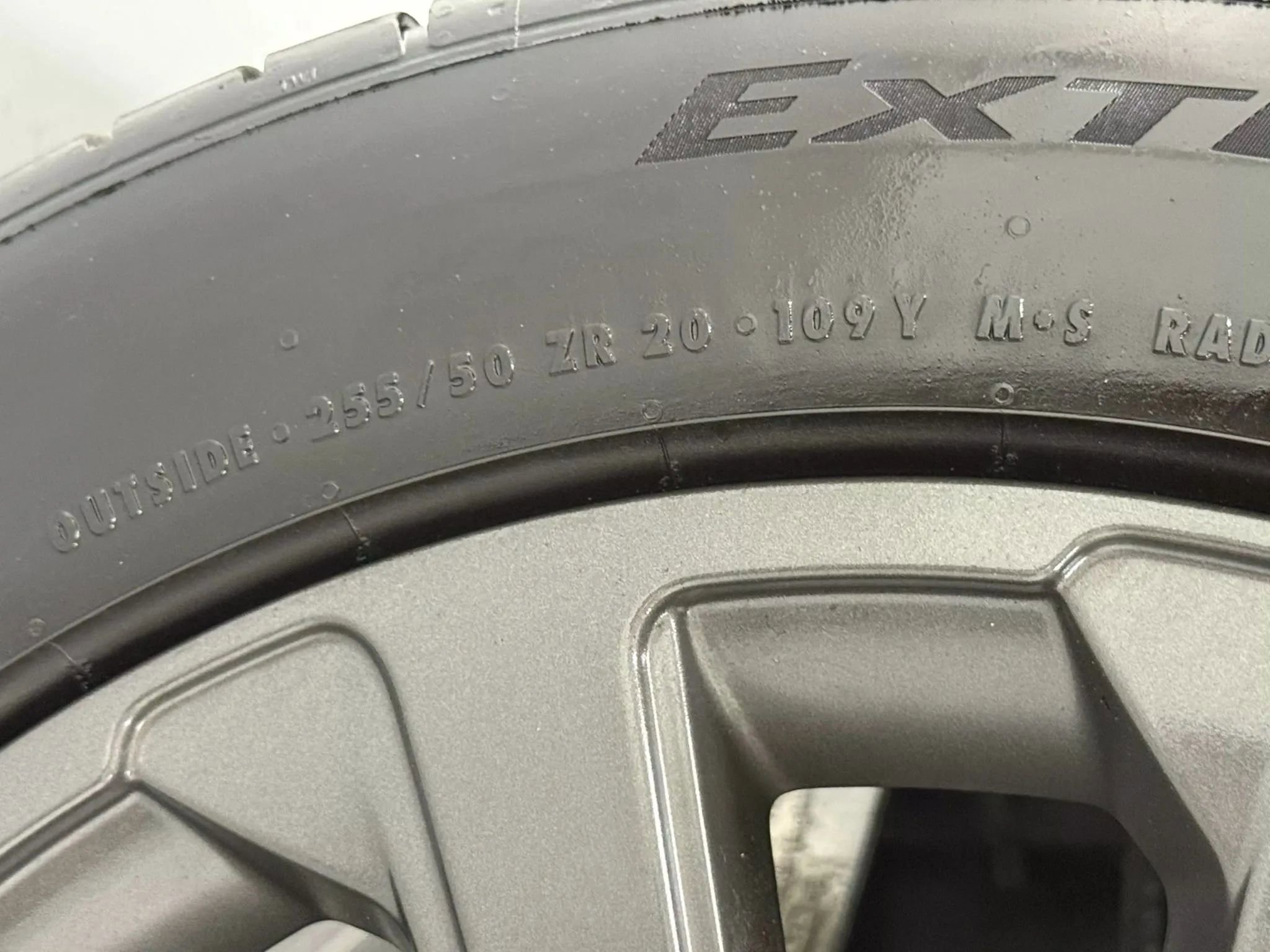 Used 2018 Land Rover Range Rover Velar R-Dynamic SE image 63