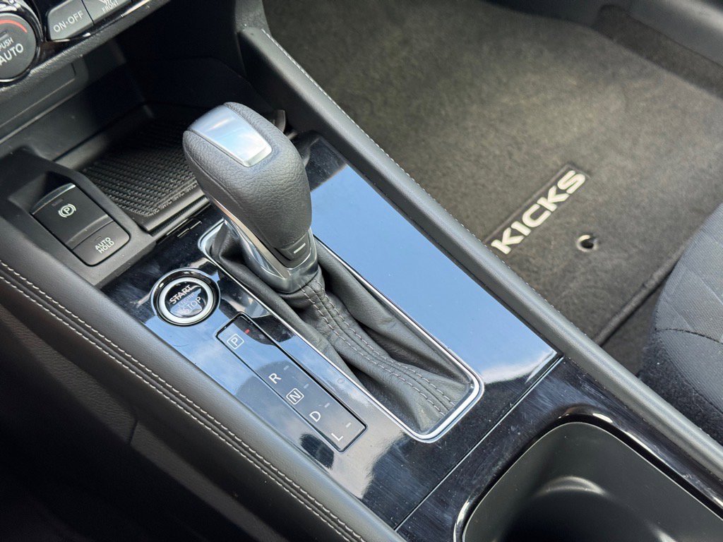 Used 2023 Nissan Kicks SR w/ Interior Electronics Package image 24
