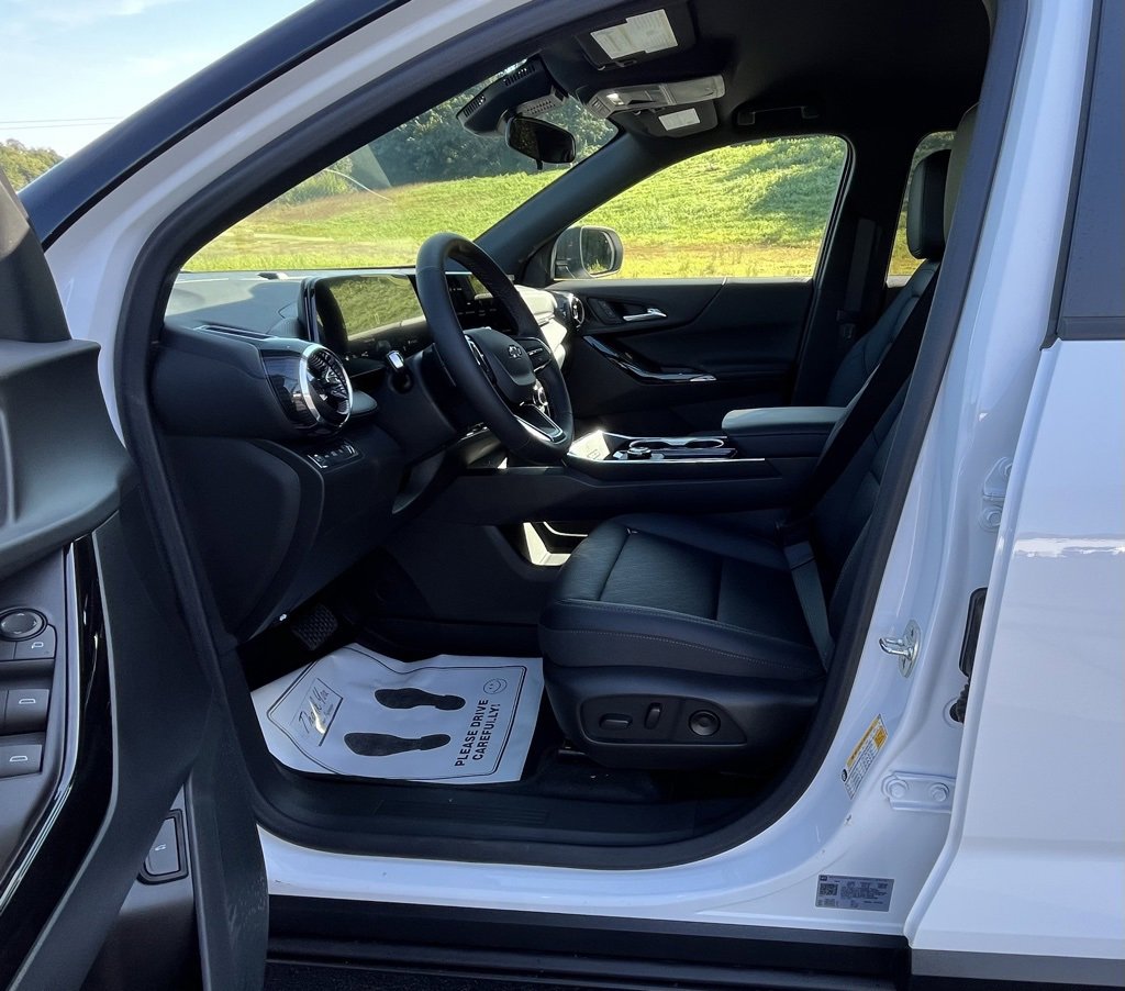 New 2026 Chevrolet Equinox LT w/ Convenience Package II image 12