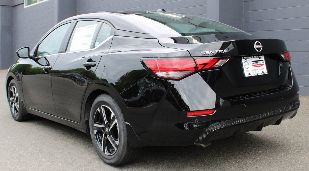 New 2025 Nissan Sentra SV image 3