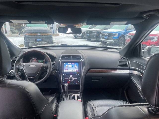 Used 2018 Ford Explorer Platinum image 53