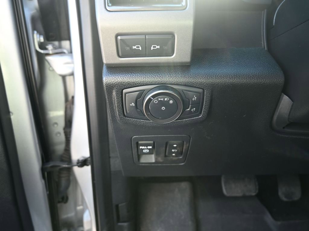 Used 2019 Ford F150 Raptor w/ Equipment Group 802A Luxury image 19