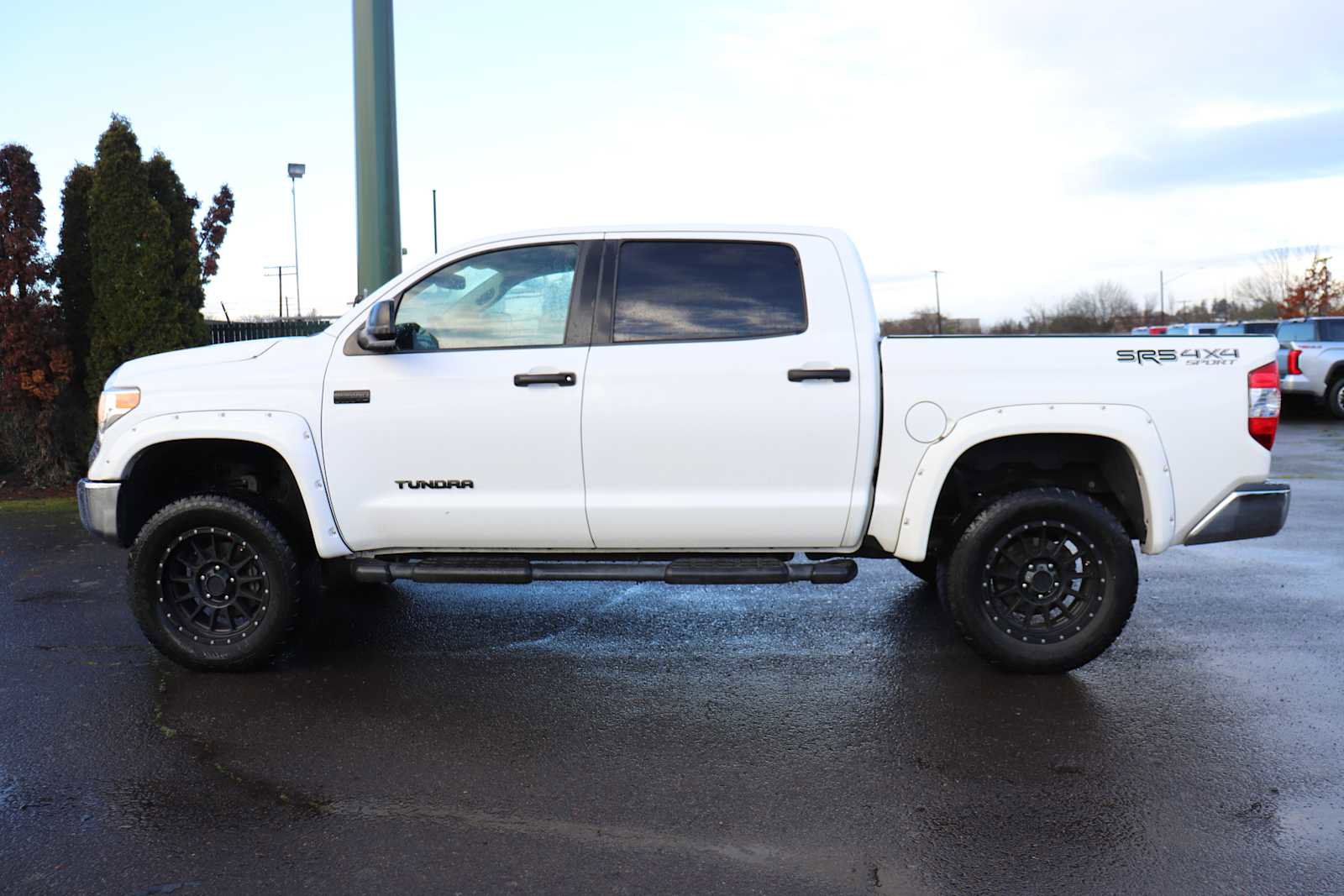 Certified 2017 Toyota Tundra SR5 image 8