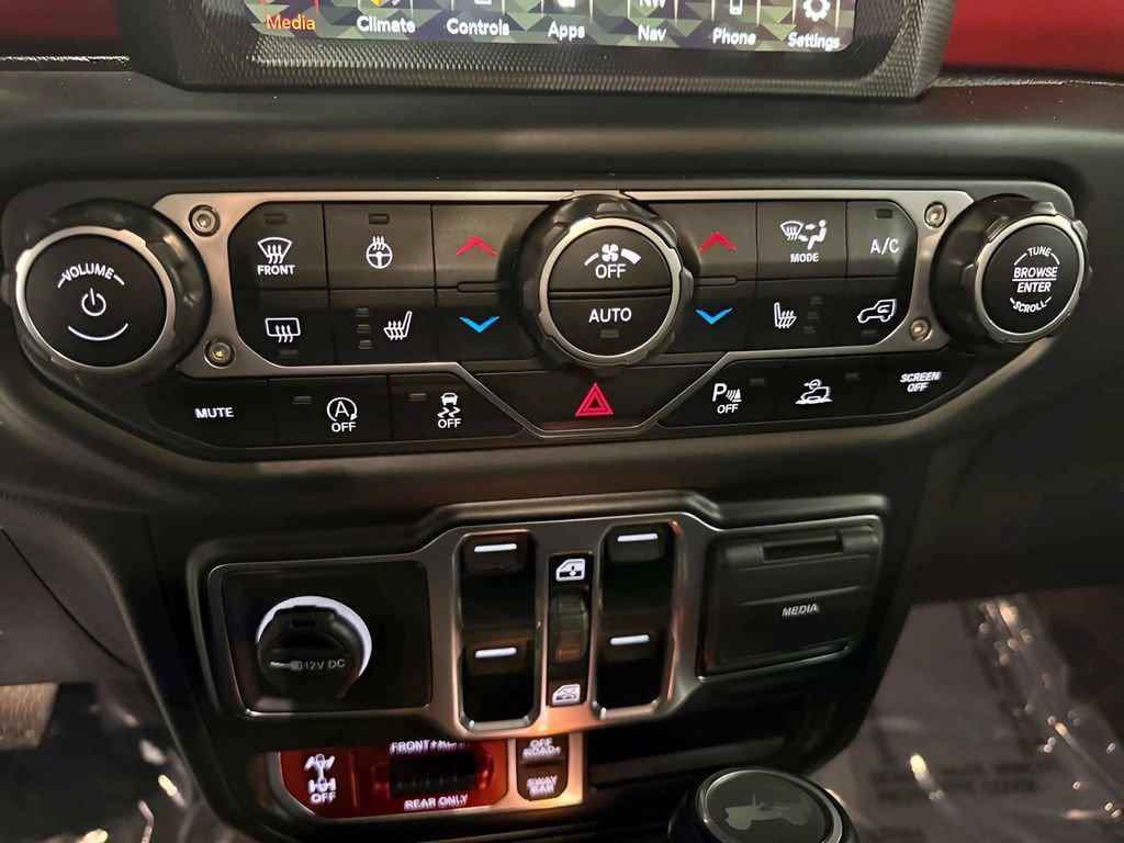 Used 2021 Jeep Wrangler Unlimited Rubicon w/ Uconnect 4C Nav & Sound Group AWD/4WD image 29