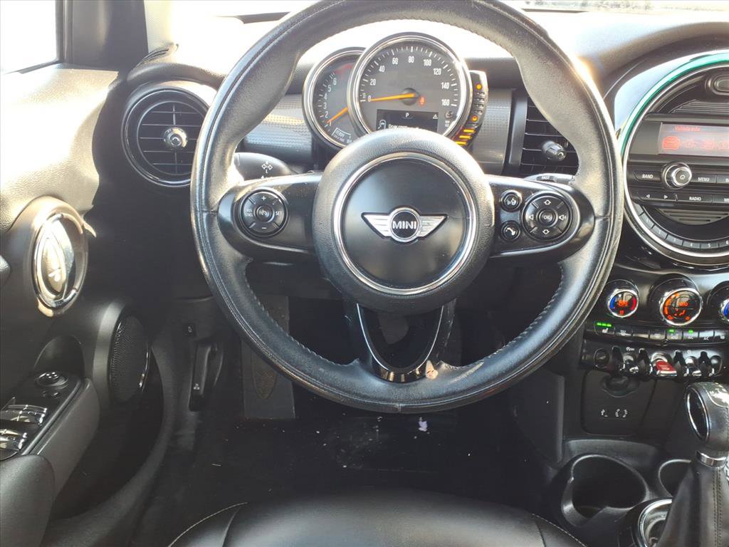 Used 2016 MINI Cooper 4-Door Hardtop image 5