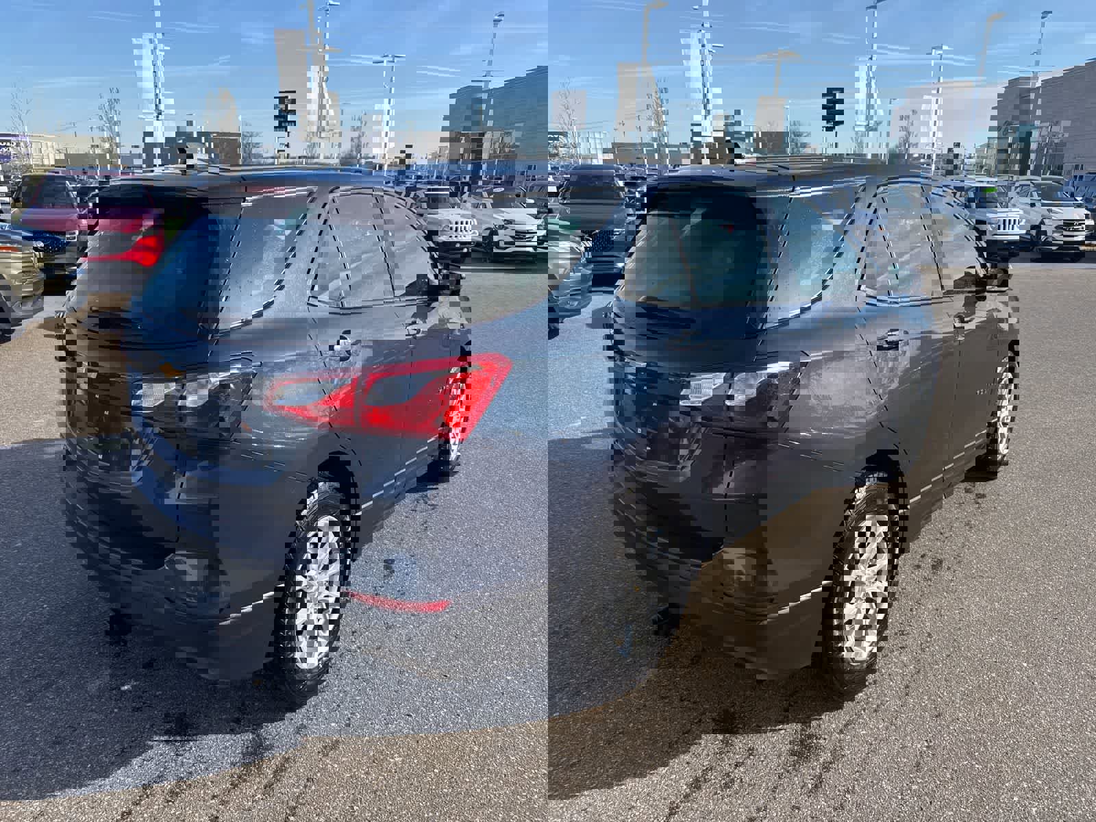 Used 2019 Chevrolet Equinox LS FWD image 5