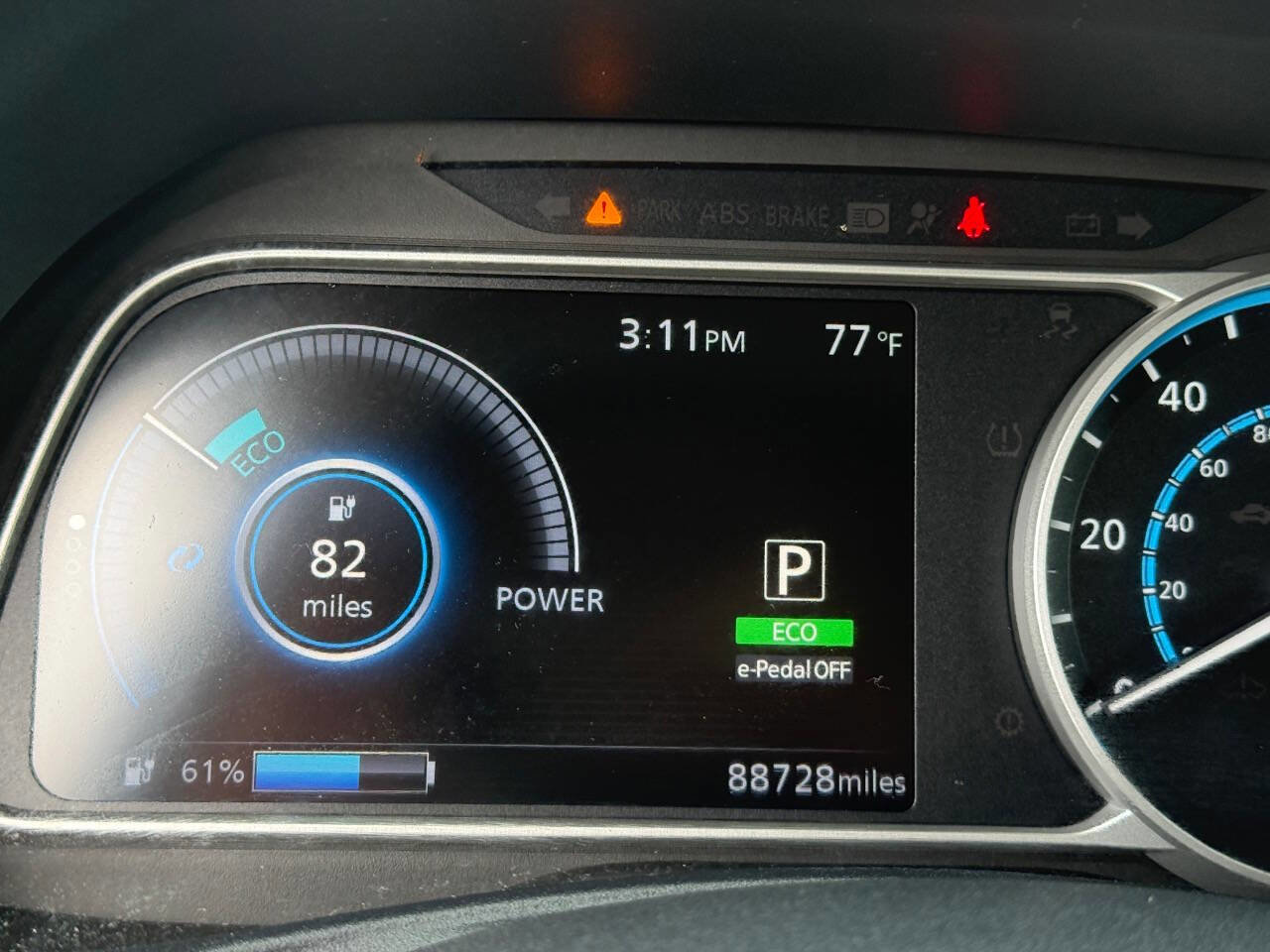 Used 2018 Nissan Leaf SV w/ SV Technology Package FWD image 12
