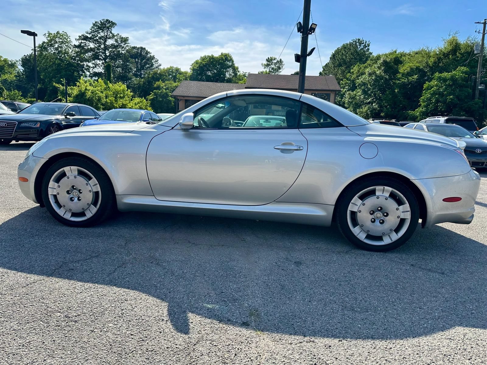 Used 2002 Lexus SC 430 Convertible RWD image 3