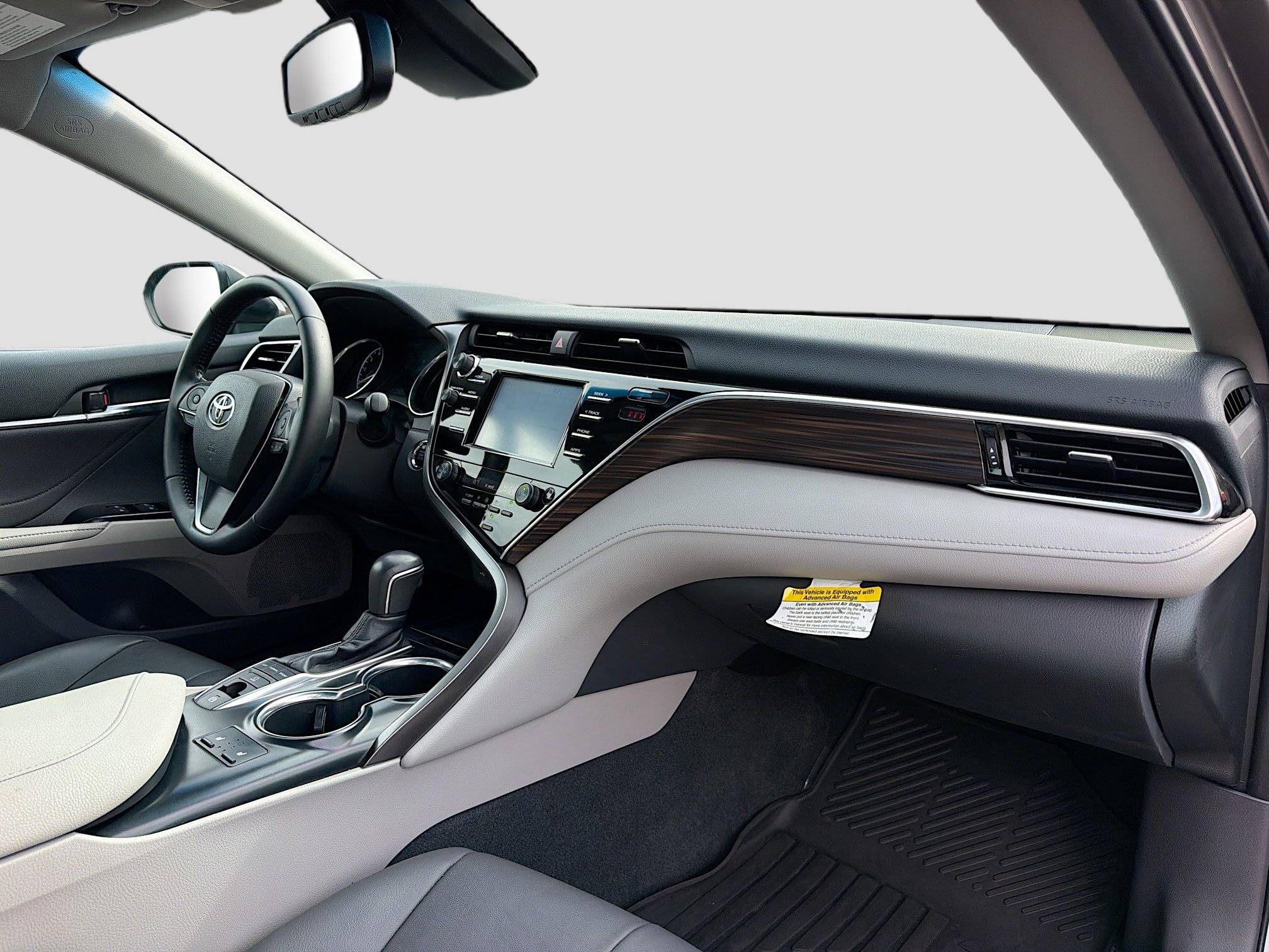 Used 2018 Toyota Camry XLE FWD image 5