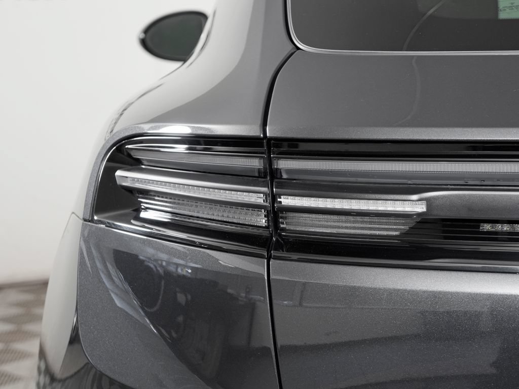 Certified 2025 Porsche Macan 4 Electric AWD/4WD image 12