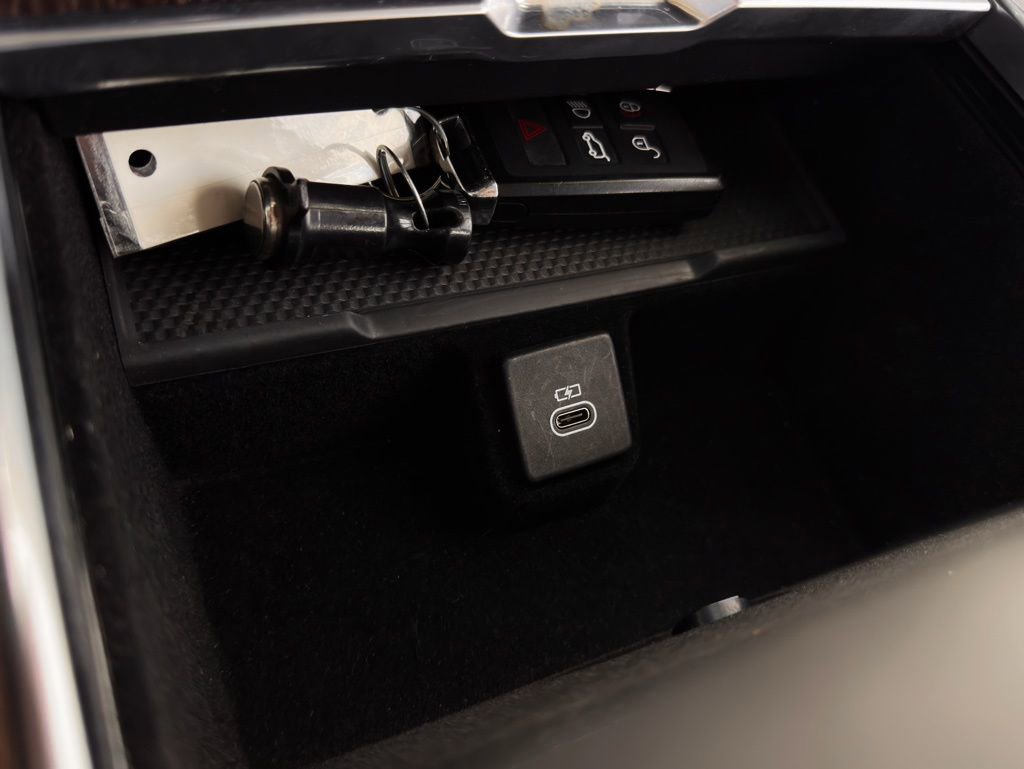 Used 2023 Land Rover Range Rover SE image 15