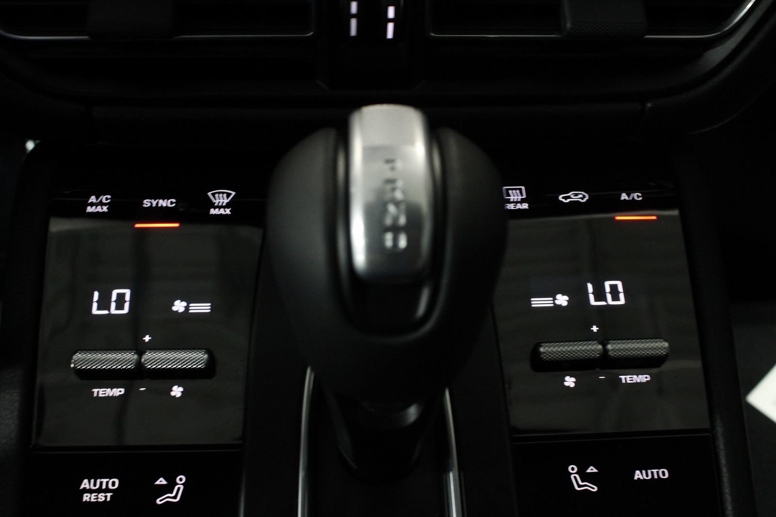 Certified 2026 Porsche Macan AWD/4WD image 27