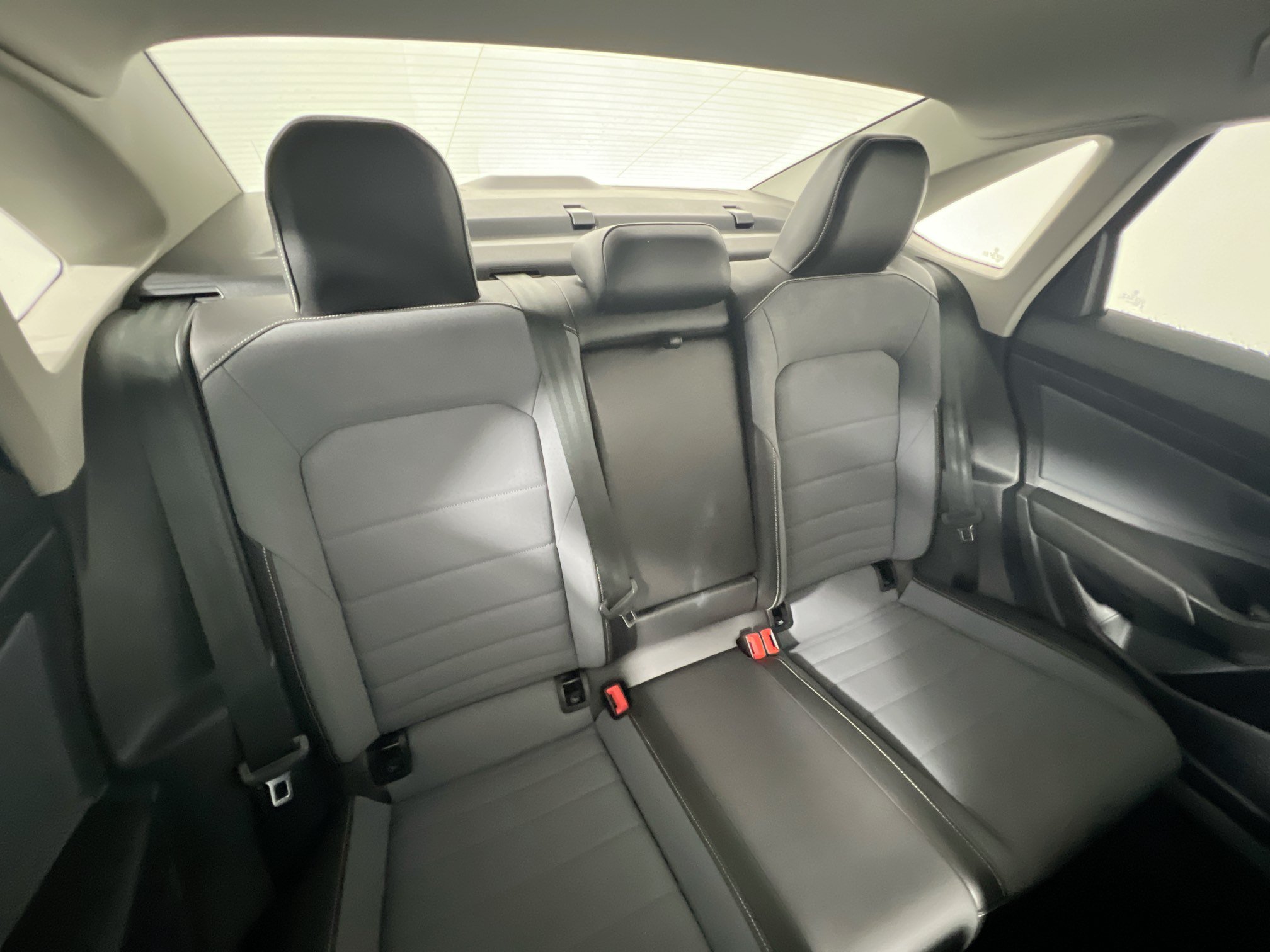 Used 2025 Volkswagen Jetta SE FWD image 32