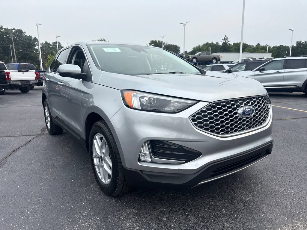 Used 2024 Ford Edge SEL w/ Convenience Package AWD/4WD image 4