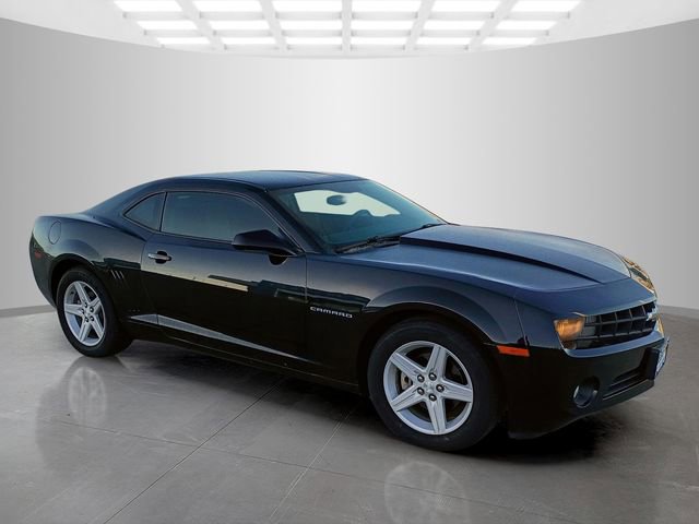 Used 2011 Chevrolet Camaro LT image 2