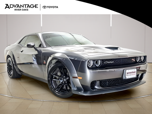 Used 2022 Dodge Challenger R/T Scat Pack RWD image 2