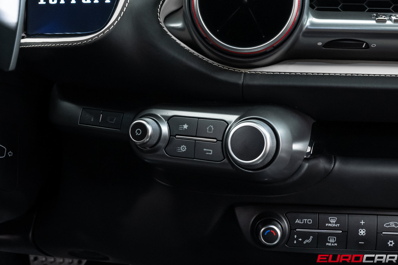 Used 2020 Ferrari 812 Superfast RWD image 32