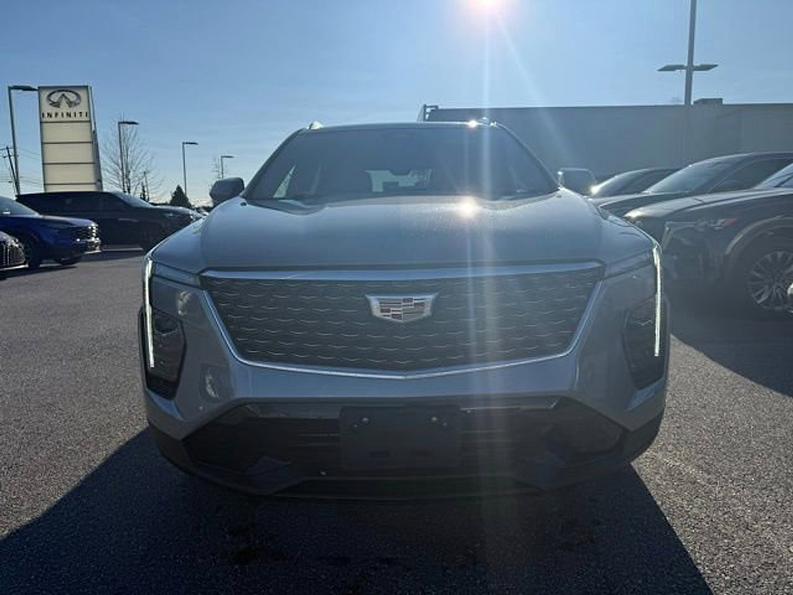 Used 2025 Cadillac XT4 Premium Luxury image 3
