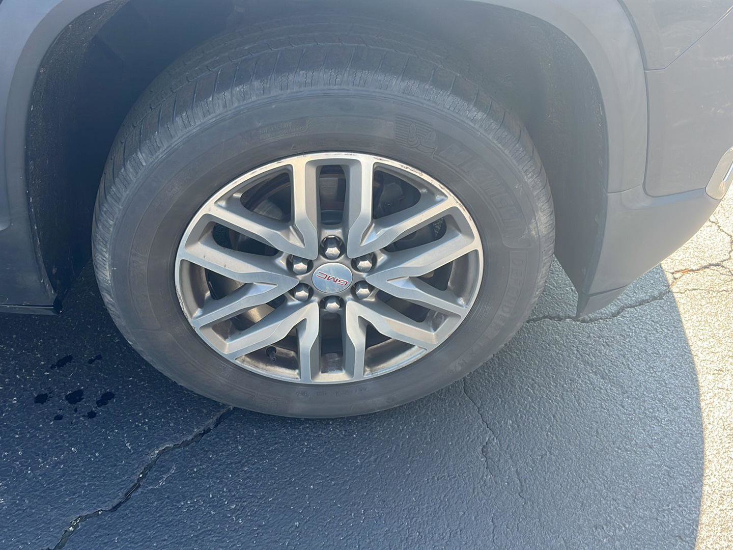 Used 2017 GMC Acadia SLE w/ Driver Alert Package I FWD image 32