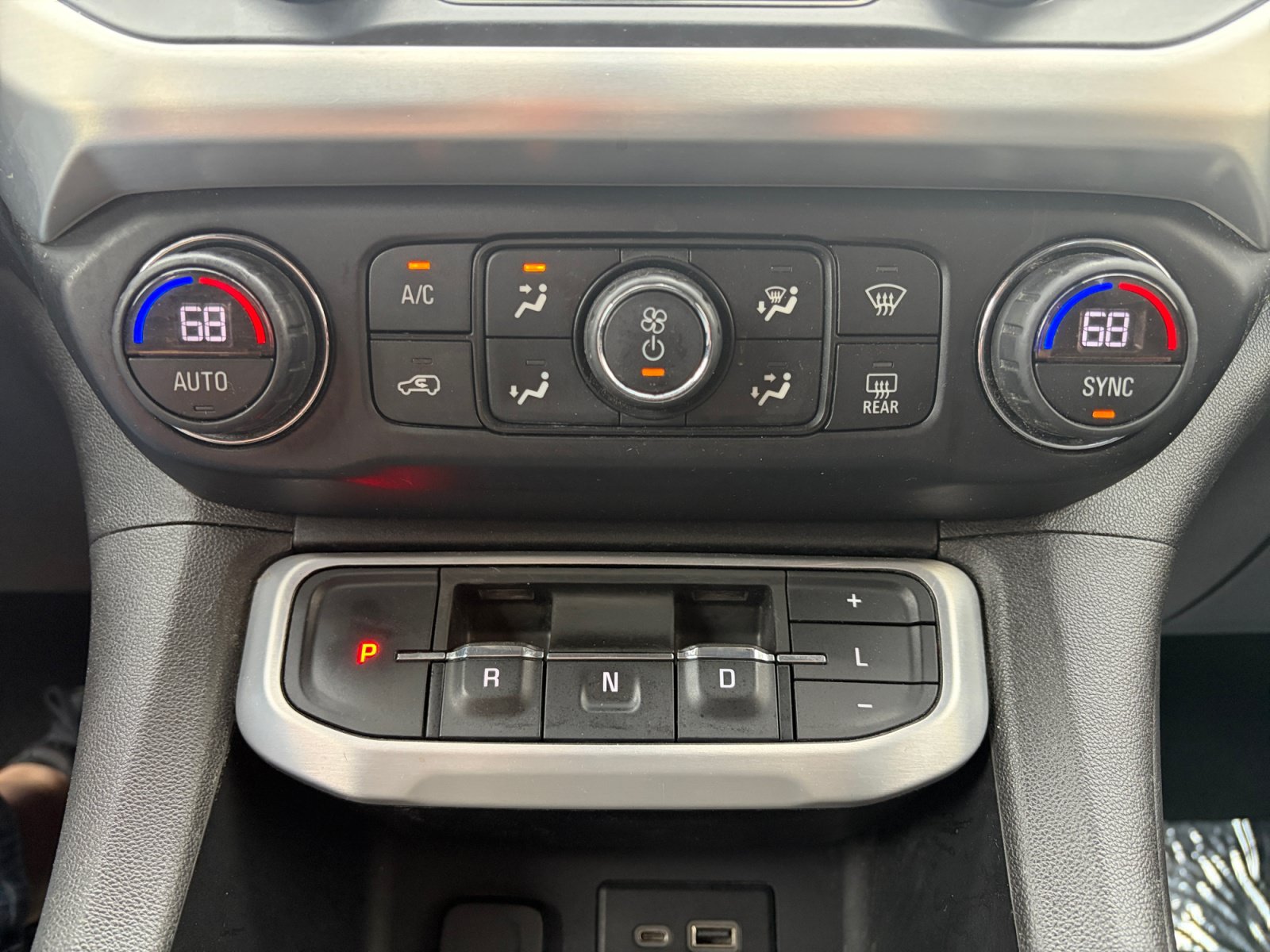 Used 2020 GMC Acadia SLT AWD/4WD image 21