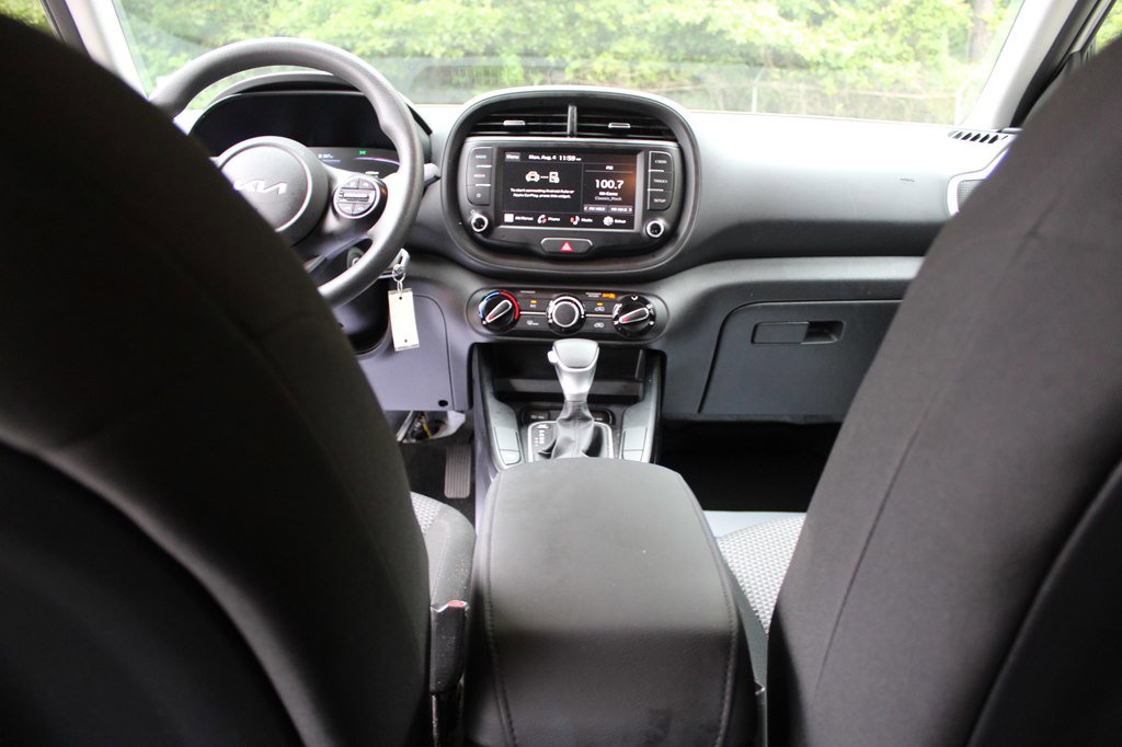 Used 2024 Kia Soul LX w/ Option Group 015 image 30