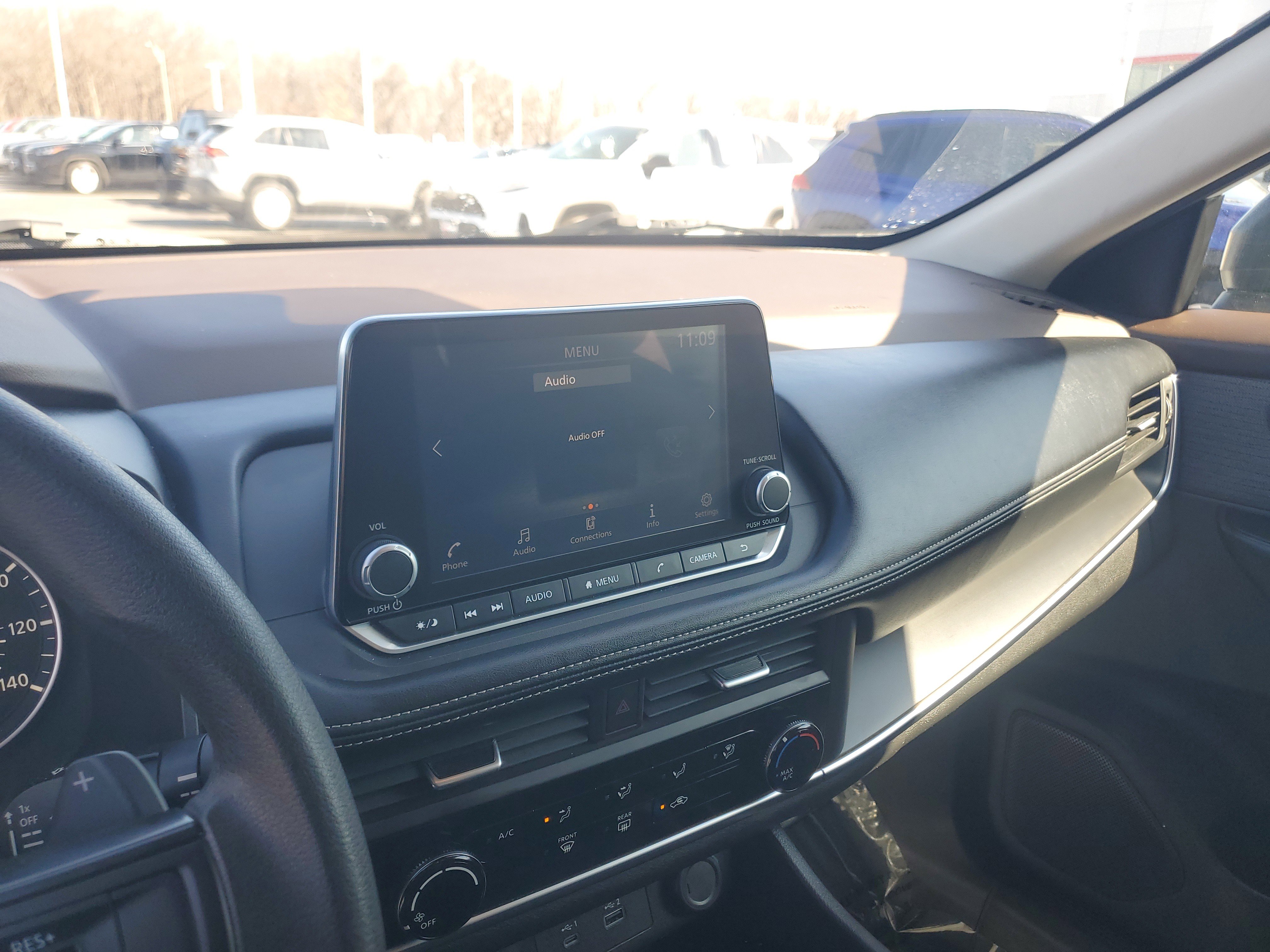 Used 2023 Nissan Rogue S image 13