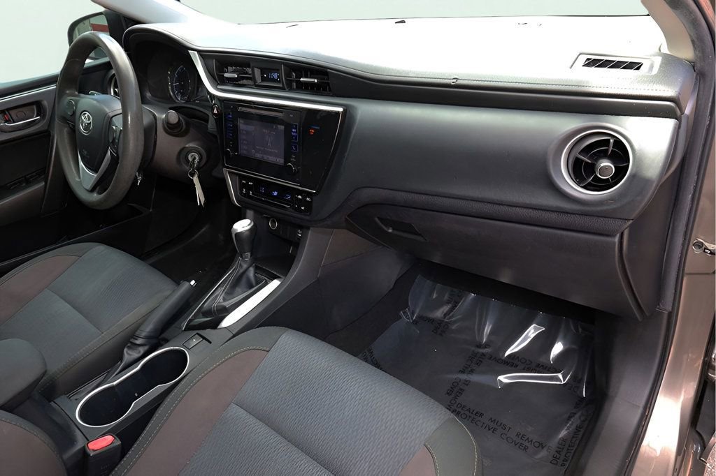 Used 2019 Toyota Corolla LE FWD image 17