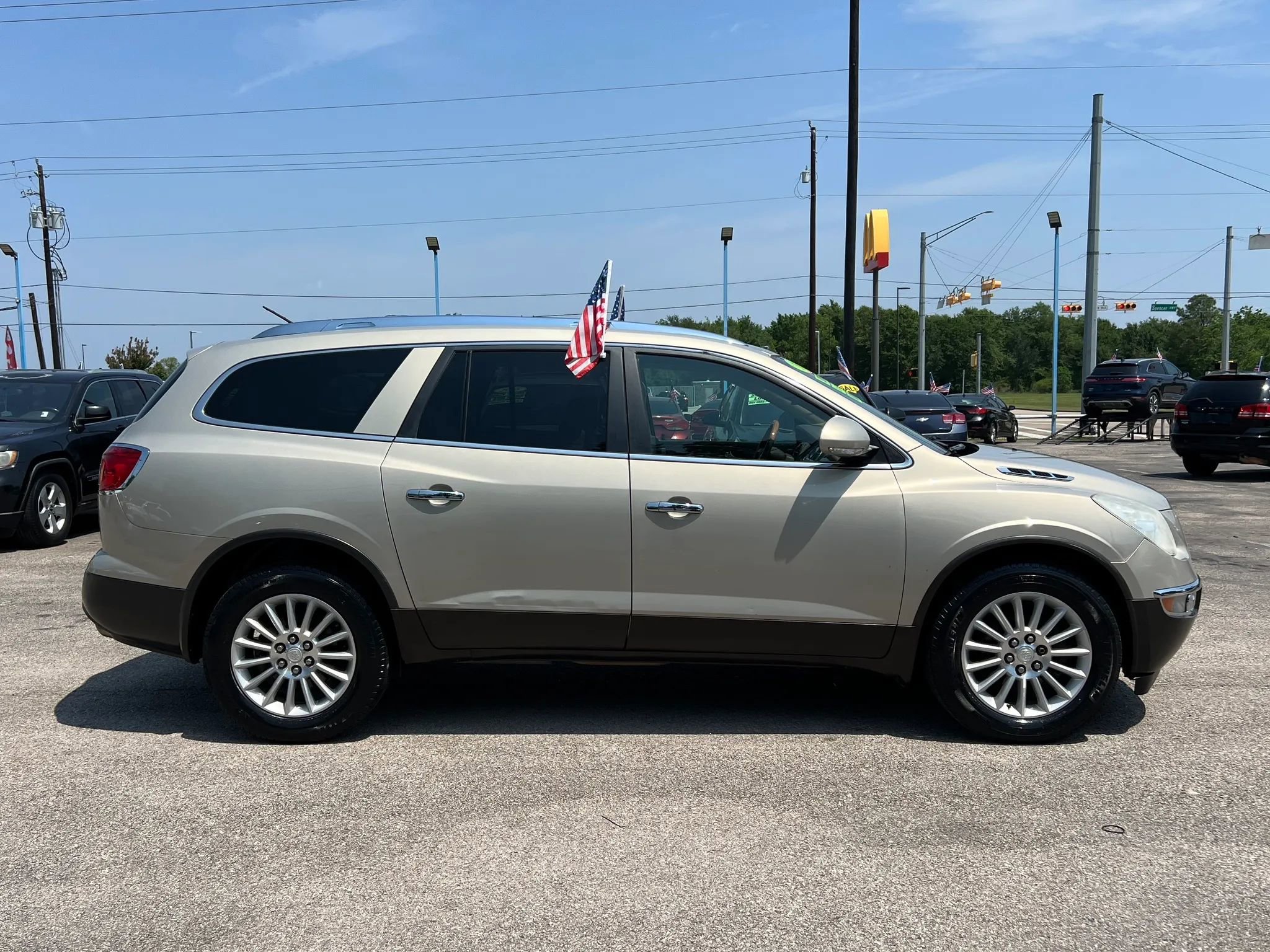 Used 2011 Buick Enclave CXL FWD image 5