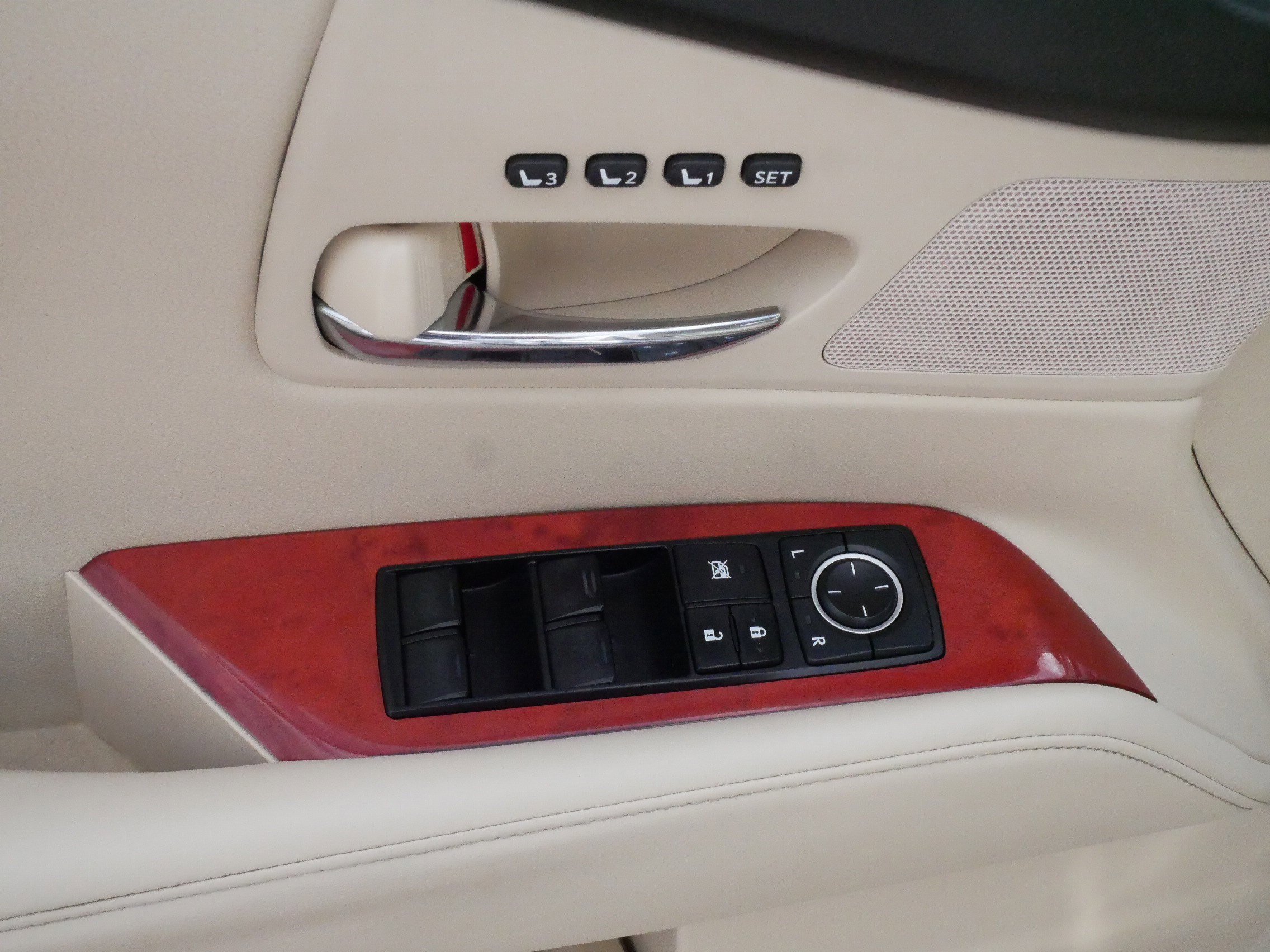 Used 2011 Lexus RX 350 AWD w/ Premium Pkg image 20