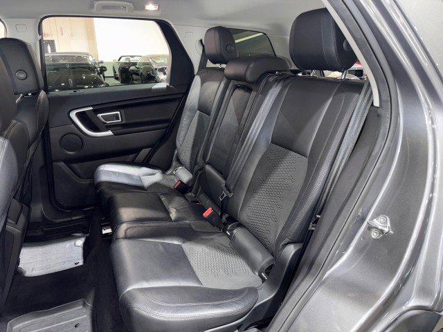 Used 2016 Land Rover Discovery Sport SE image 13