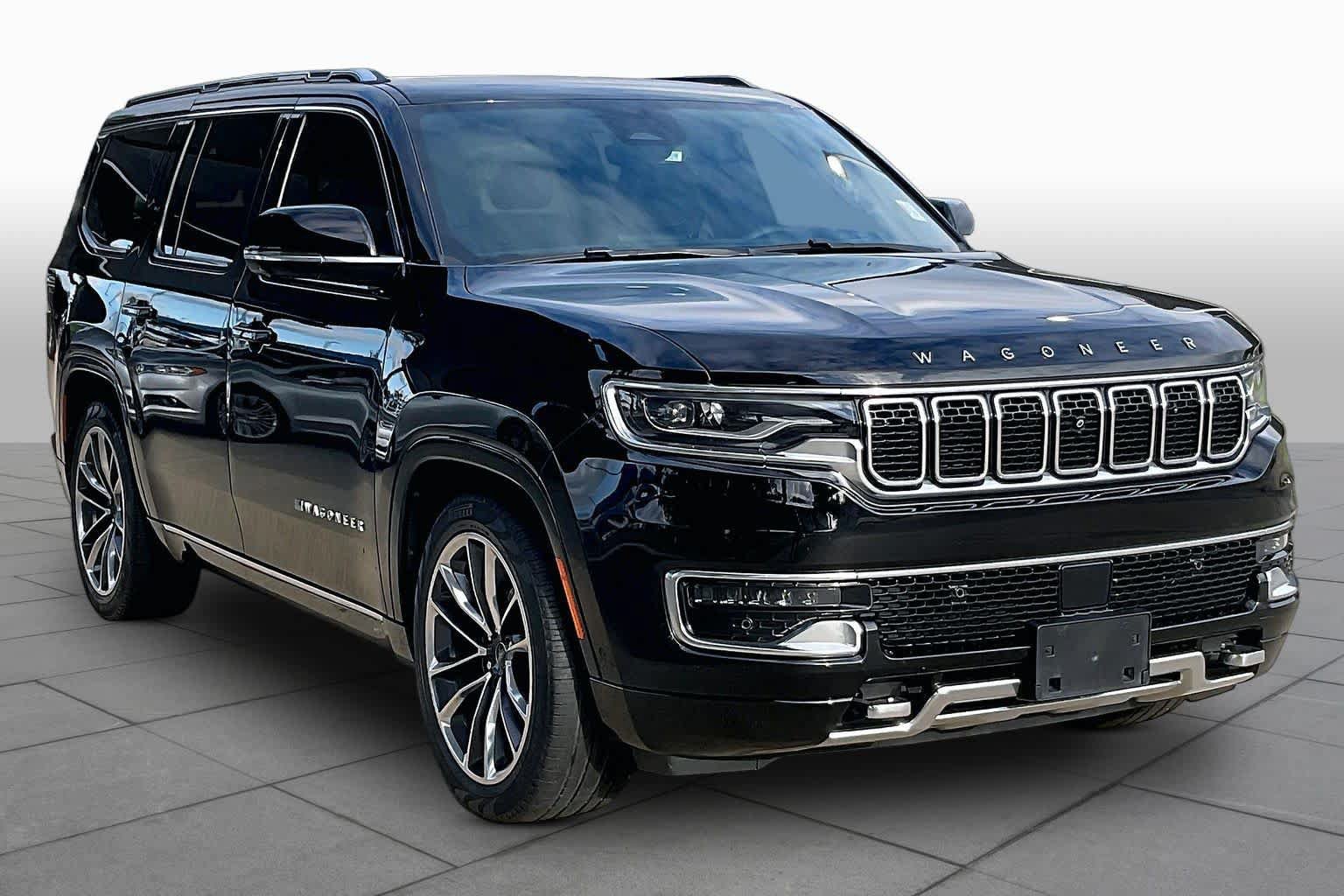 Used 2023 Jeep Wagoneer Series III w/ Premium Group I AWD/4WD image 3